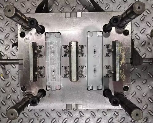 Cổng xác định Khuôn ép chính xác Bộ phận nhựa chính xác cao
