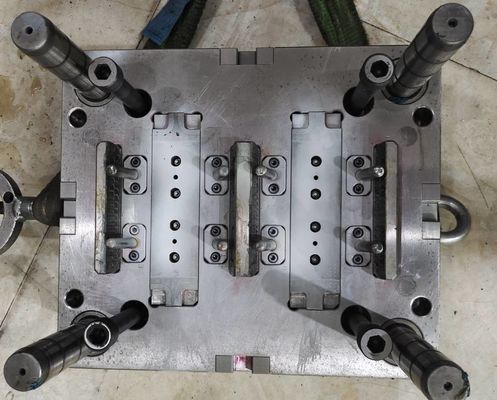 H13 P12 1.2378 Dịch vụ đúc nhựa tùy chỉnh Đúc phun chính xác 500K Shots