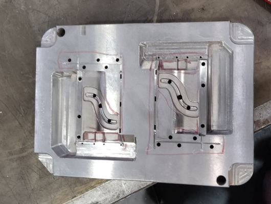 Độ chính xác cao Hot Runner Injection Mould Polishing Surface cho các sản phẩm hàng hóa