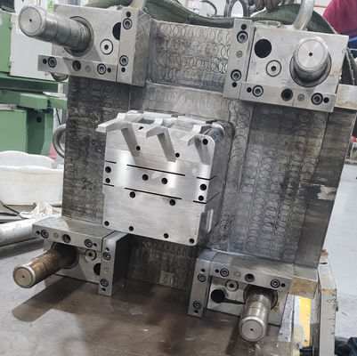 Long Mold Life Precision Injection Molding với EDM và Milling Machining